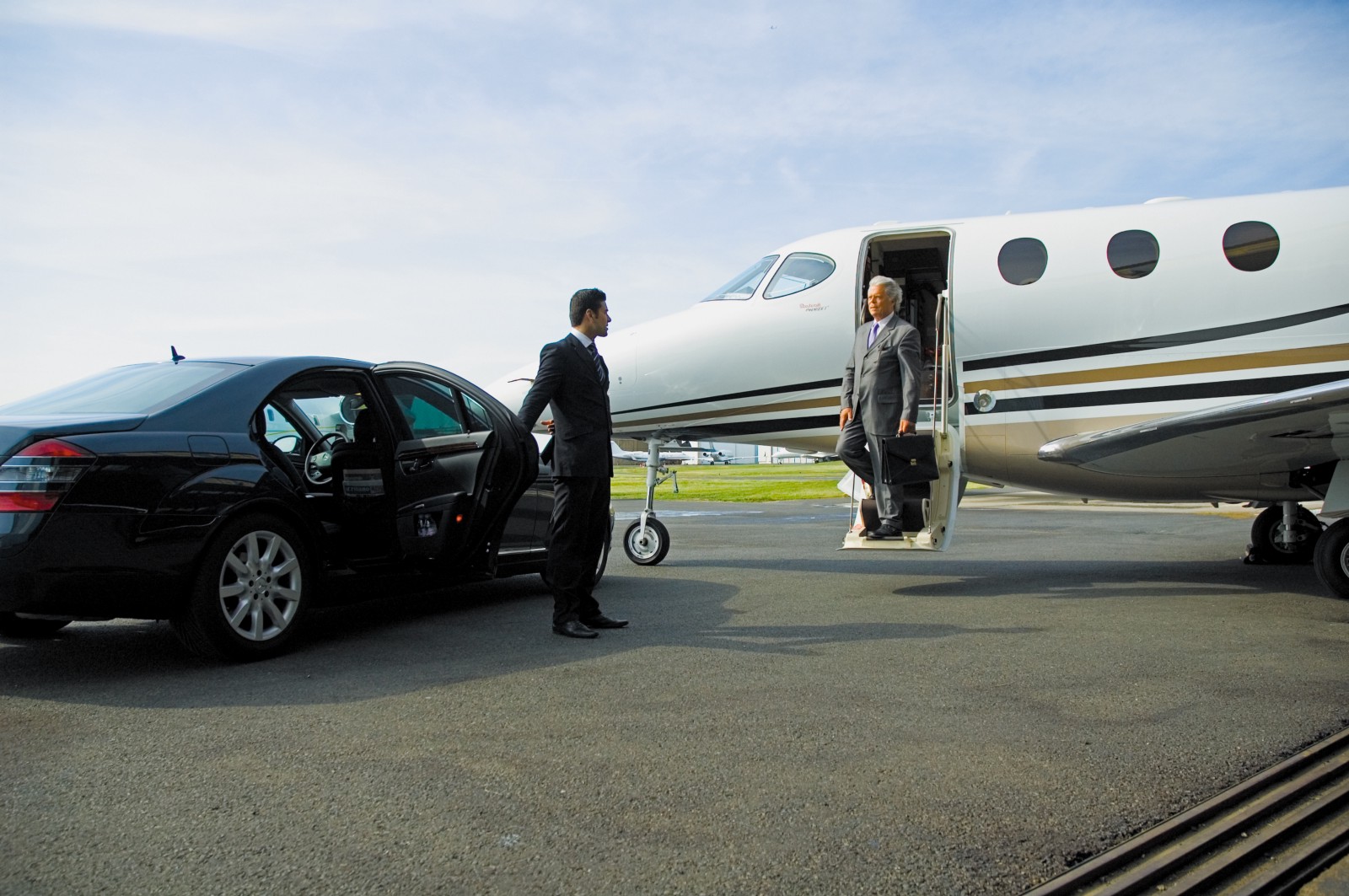 6 Important Benefits of a Private Airport Transfer Service | My Beautiful  Adventures