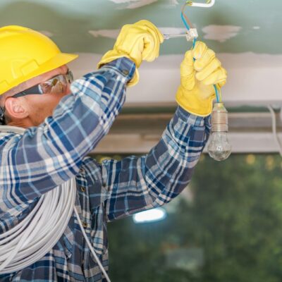 How Commercial Electricians Ensure Workplace Safety